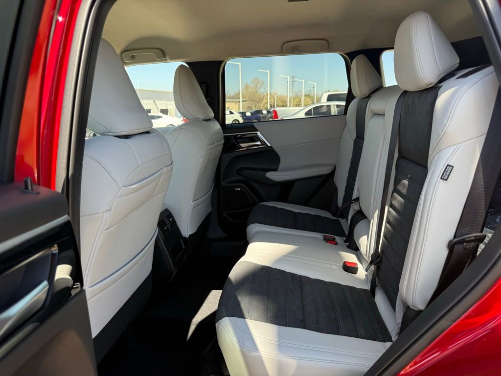 New 2026 Mitsubishi Outlander SE image 26