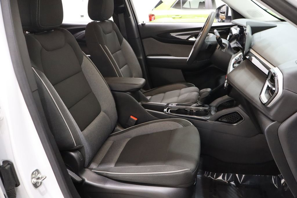 Used 2024 Chevrolet TrailBlazer LT image 14