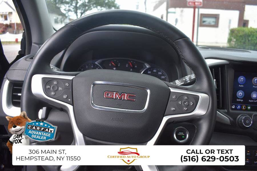 Used 2023 GMC Terrain SLT image 19