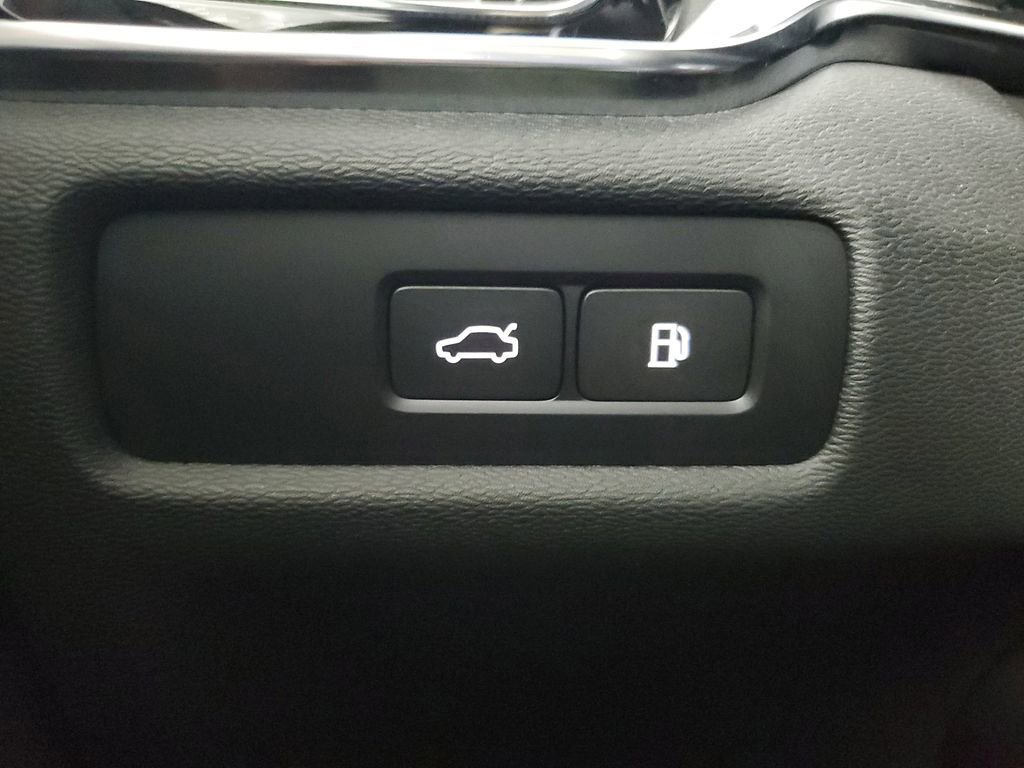 Used 2024 Volvo V60 T8 Polestar w/ Protection Package Premier image 37