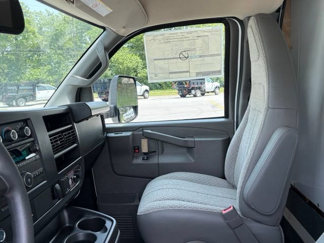 New 2026 Chevrolet Express 4500 w/ Power Convenience Package RWD image 29
