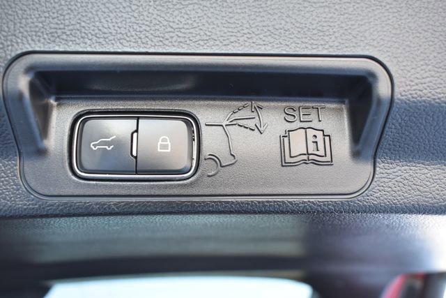 Used 2023 Ford Explorer Limited image 40