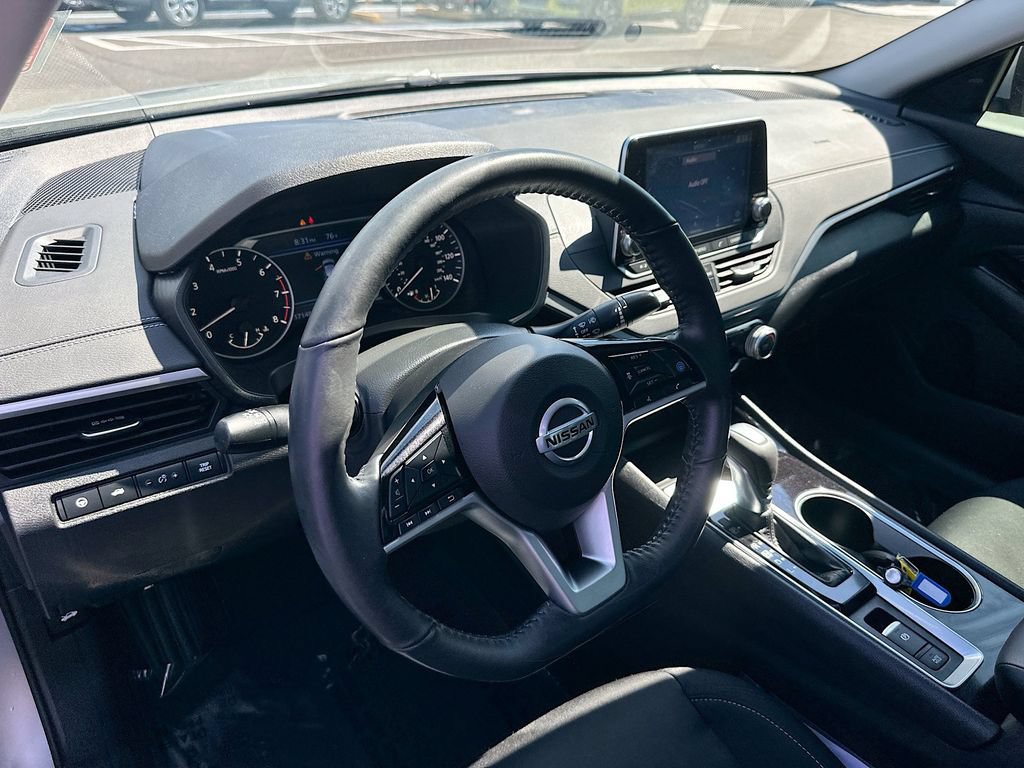 Used 2021 Nissan Altima 2.5 SV w/ SV Premium Package FWD image 9