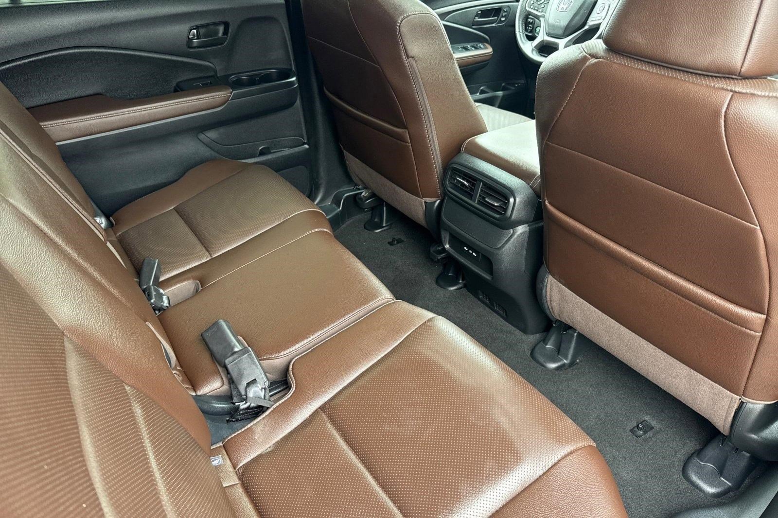 Certified 2025 Honda Passport EX-L image 30