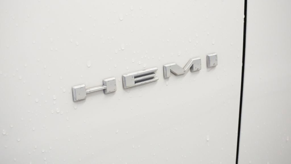 Used 2024 Dodge Durango R/T AWD/4WD image 13