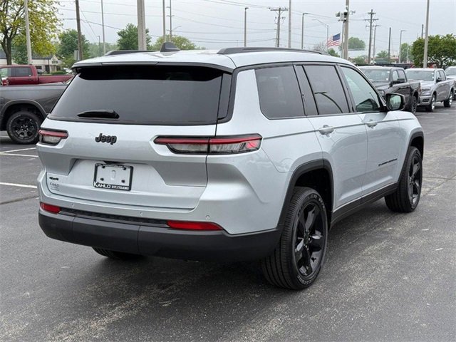 New 2025 Jeep Grand Cherokee L Altitude image 3