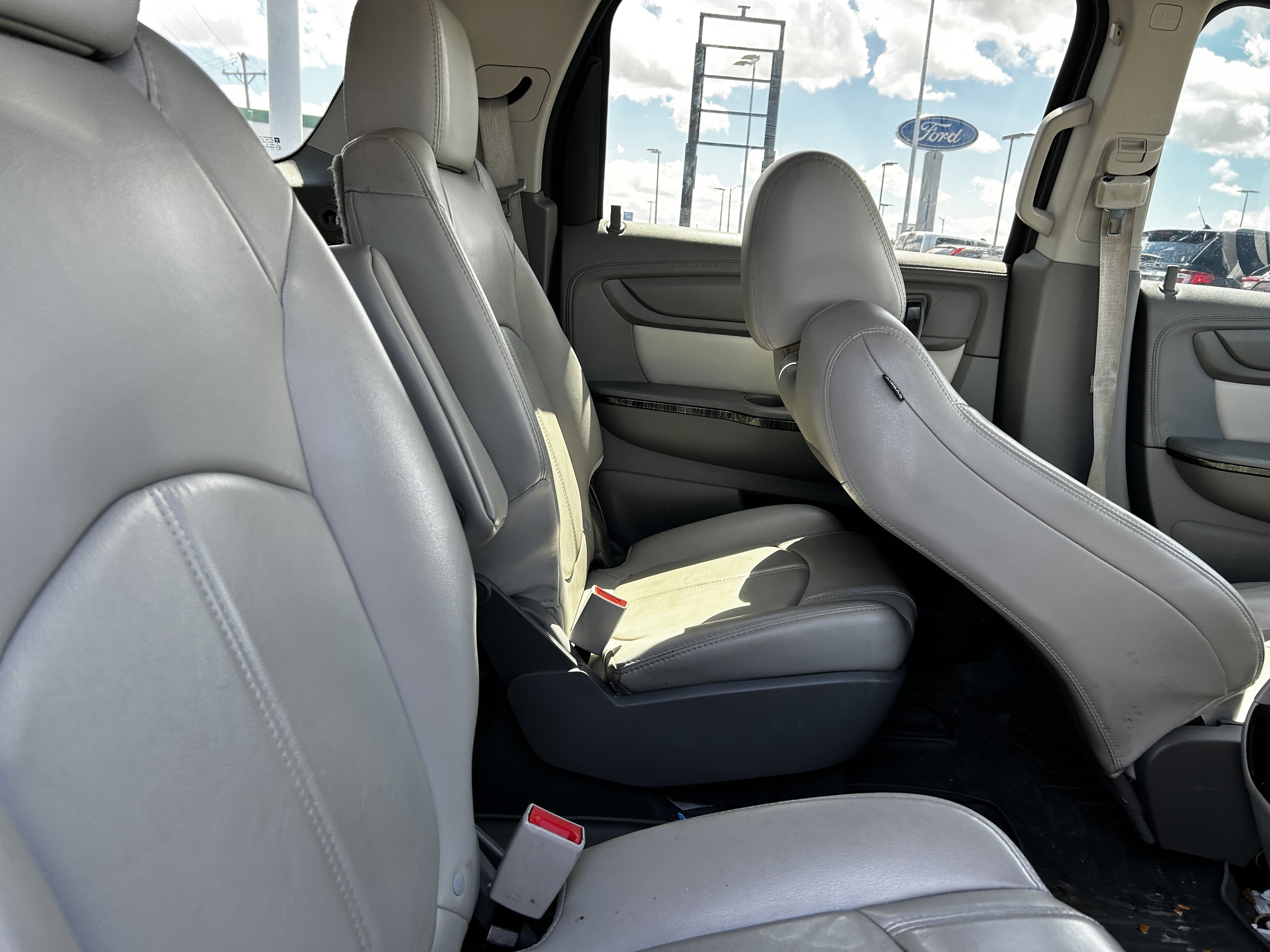 Used 2016 GMC Acadia SLT w/ Technology Package AWD/4WD image 11