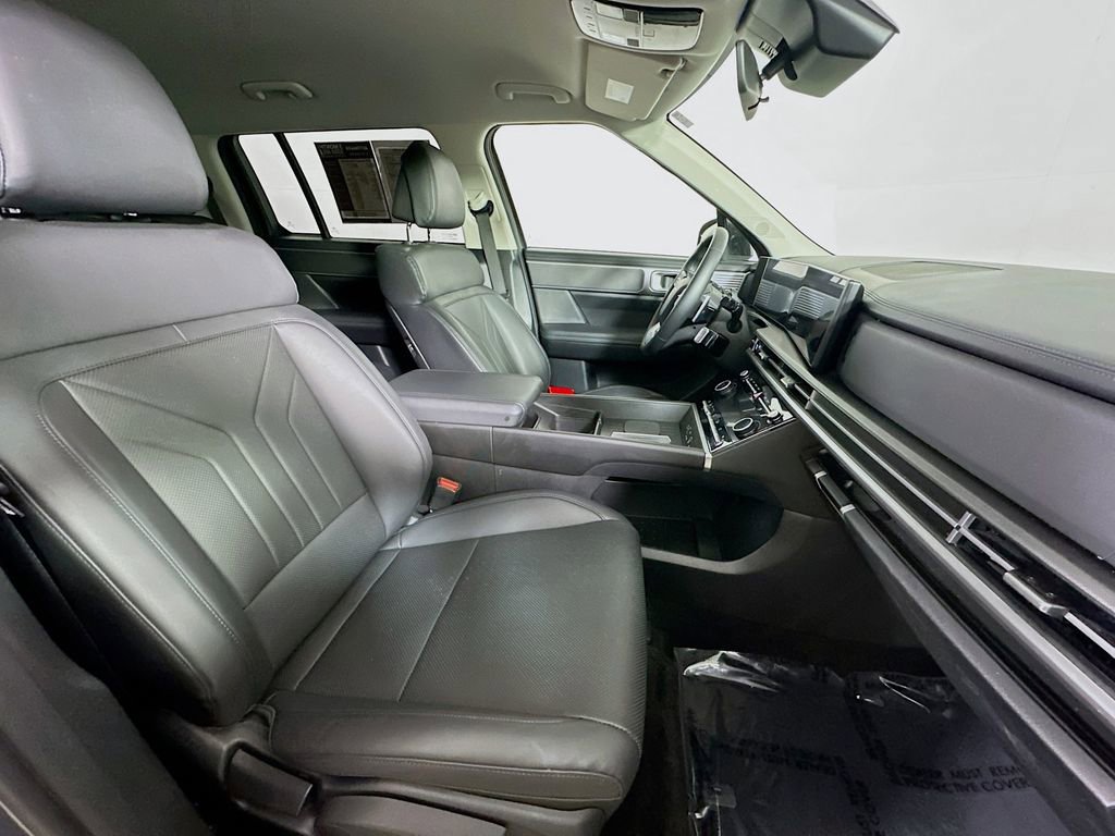Used 2025 Hyundai Santa Fe SEL FWD image 12