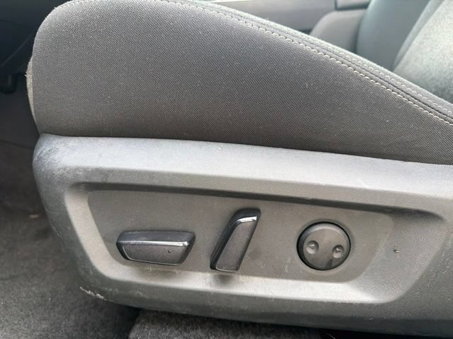 Used 2025 Nissan Rogue SV AWD/4WD image 16