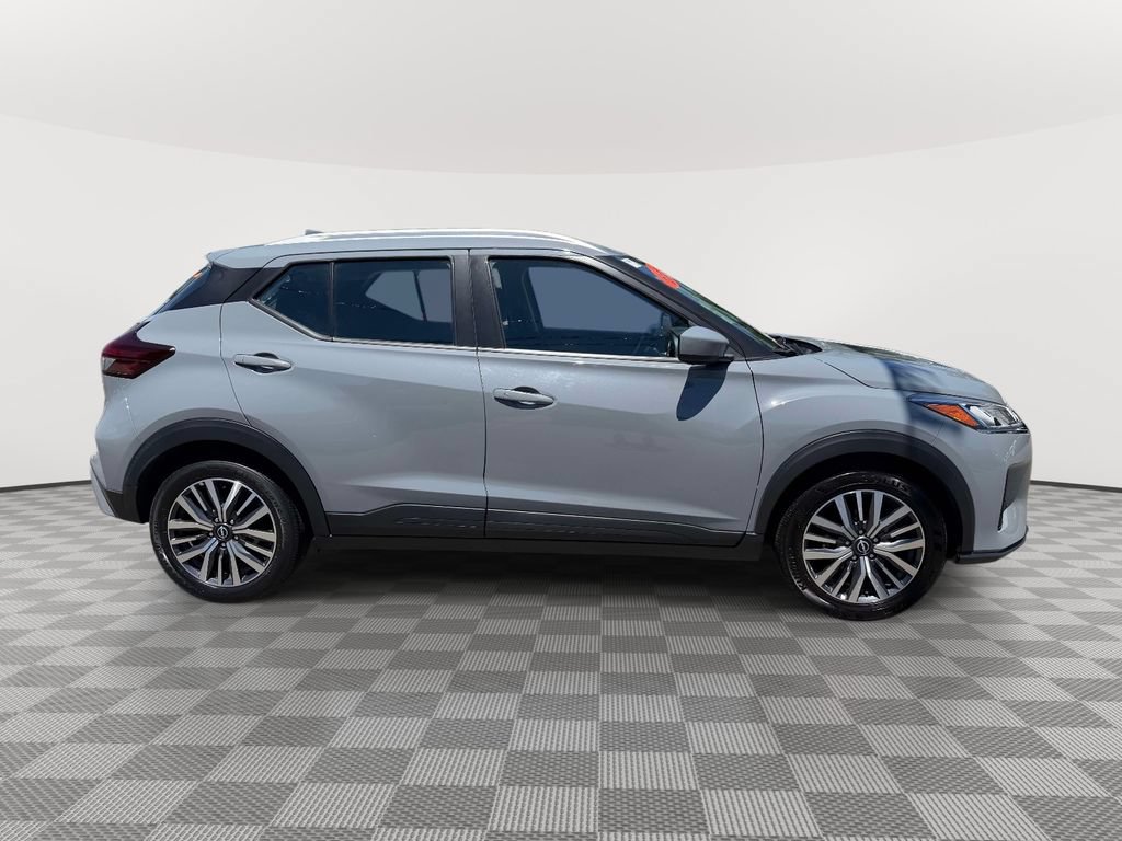 Used 2022 Nissan Kicks SV FWD image 5