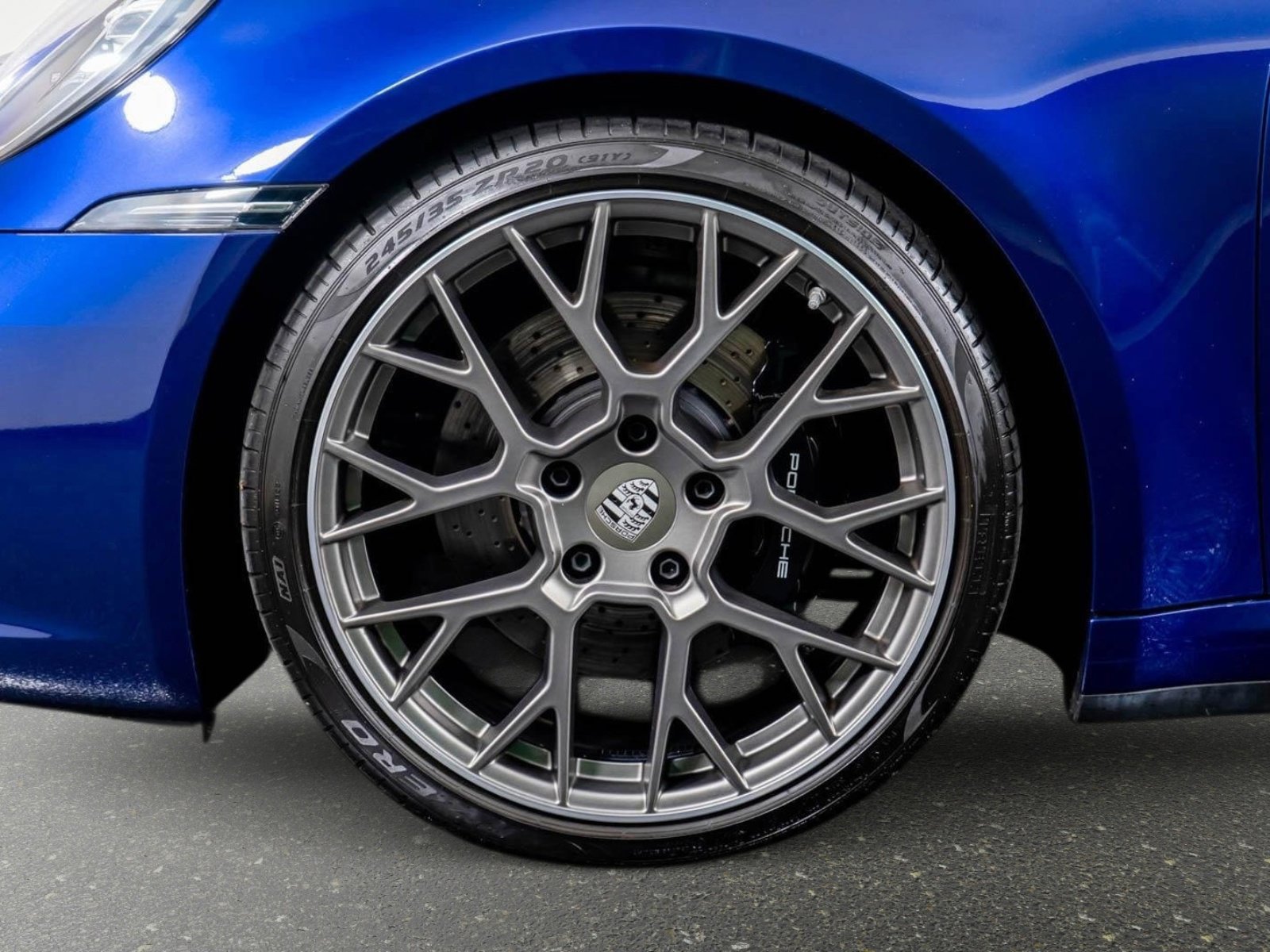 Used 2024 Porsche 911 Carrera 4S w/ Sport Package image 43