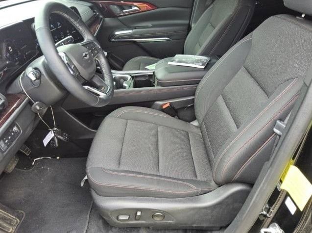 Used 2024 Chevrolet Traverse Z71 w/ LPO, Roadside Safety Package AWD/4WD image 7