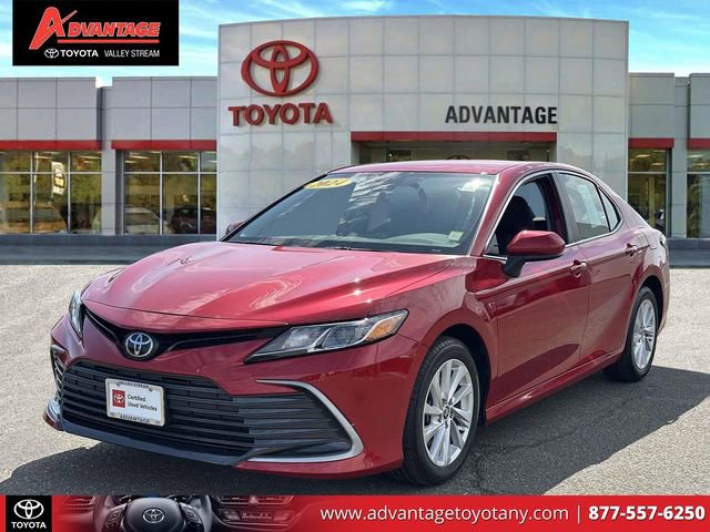 Used 2024 Toyota Camry LE image 4