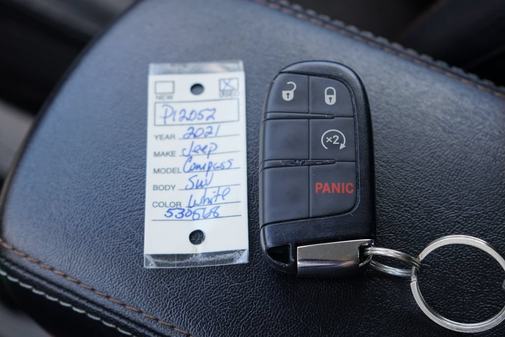 Used 2021 Jeep Compass Latitude w/ Convenience Group AWD/4WD image 33
