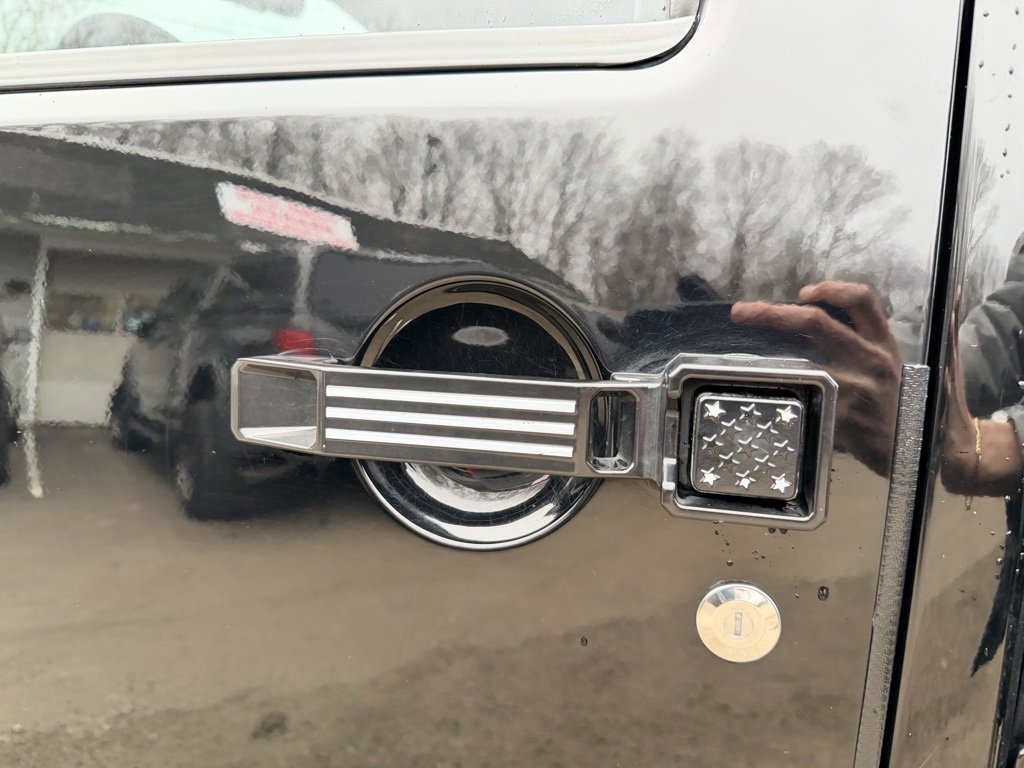 Used 2013 Jeep Wrangler Unlimited Sahara image 17