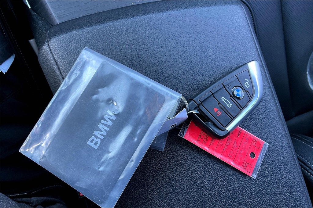 Used 2024 BMW 330i Sedan w/ Convenience Package image 11