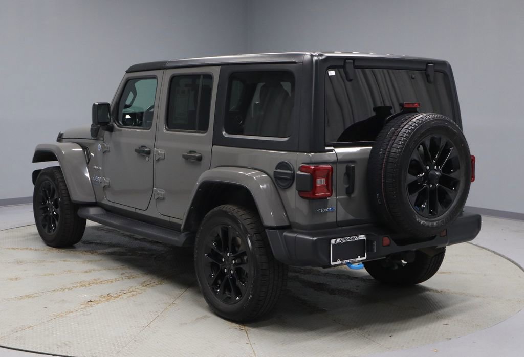 Used 2023 Jeep Wrangler Unlimited Sahara AWD/4WD image 9