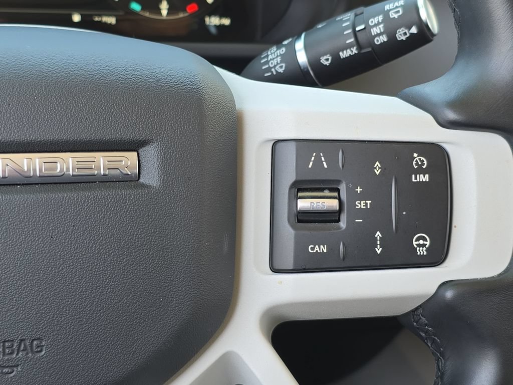 Certified 2025 Land Rover Defender 90 X-Dynamic SE AWD/4WD image 18
