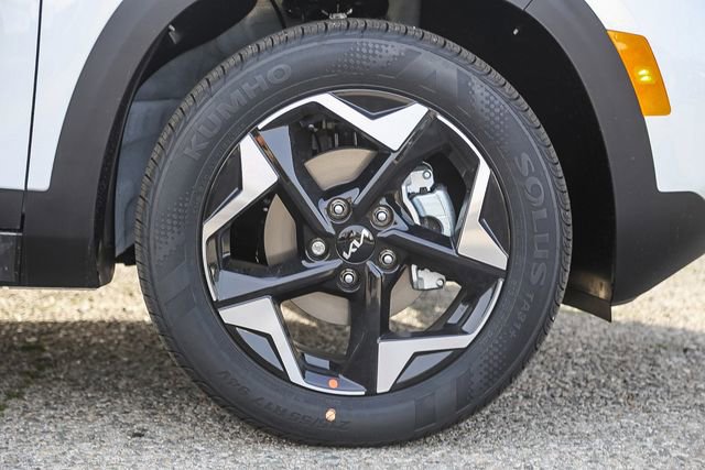 New 2026 Kia Seltos S FWD image 11