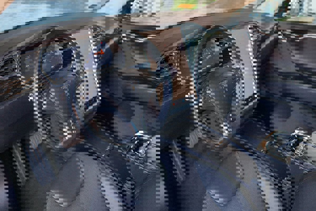 Used 2016 Tesla Model S 75 image 14