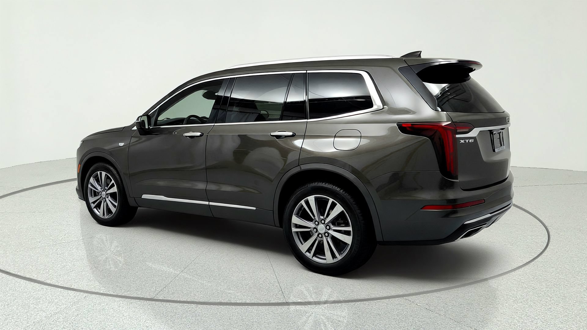 Certified 2020 Cadillac XT6 Premium Luxury FWD image 3