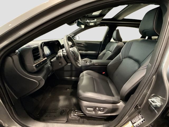 New 2025 Toyota Crown Platinum AWD/4WD image 18
