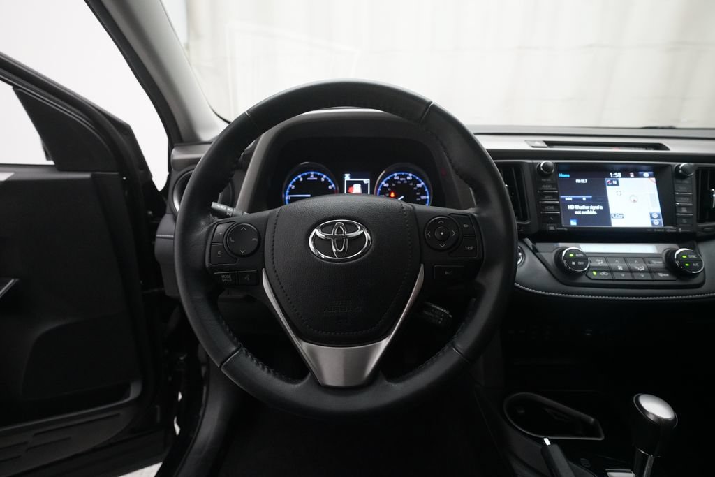 Used 2018 Toyota RAV4 Limited w/ Advanced Technology Package AWD/4WD image 4