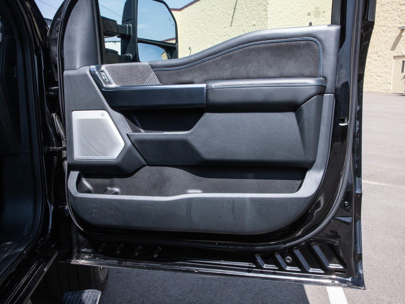 Used 2025 Ford F350 Platinum AWD/4WD image 11