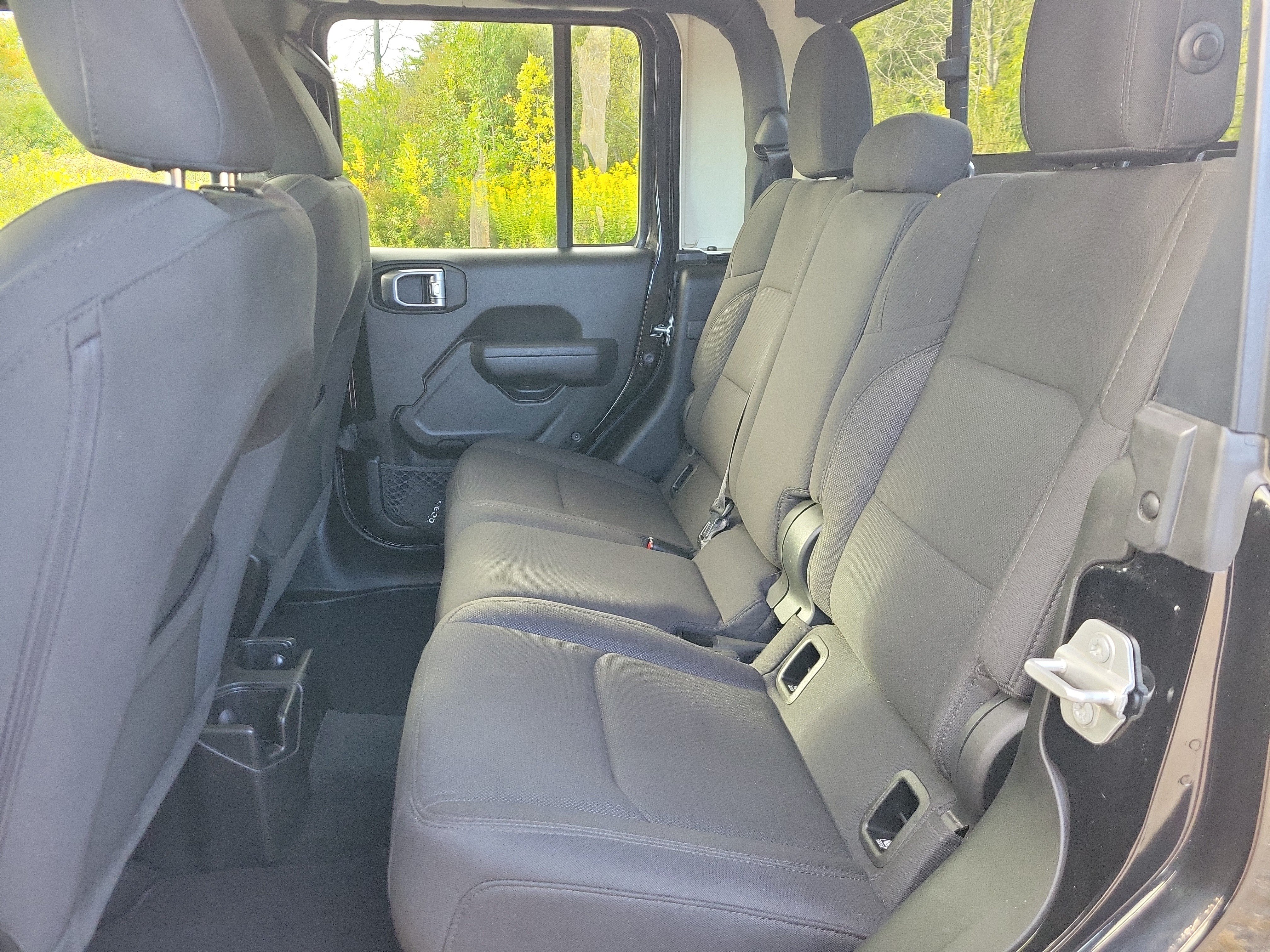 Used 2023 Jeep Gladiator Sport AWD/4WD image 16