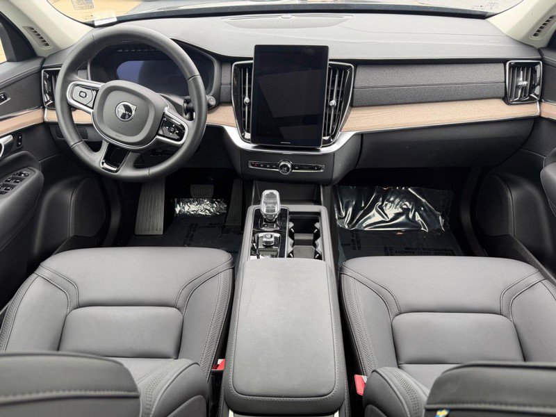 Certified 2025 Volvo XC90 B6 Plus AWD/4WD image 13