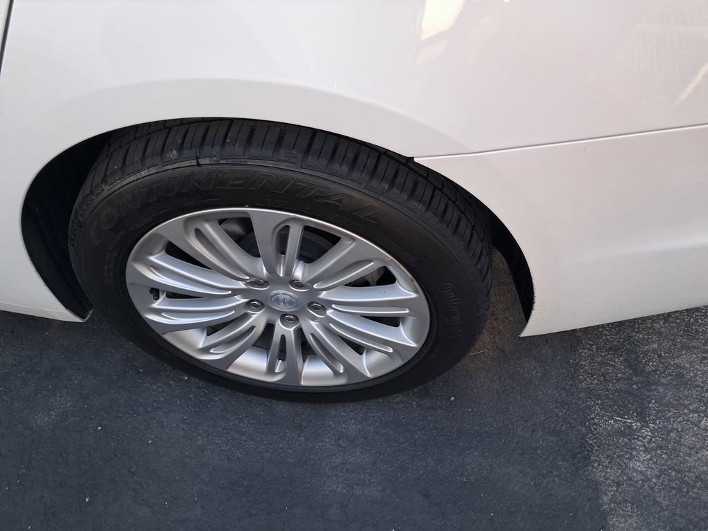 Used 2018 Buick LaCrosse Premium w/ Sun and Shade Package FWD image 9