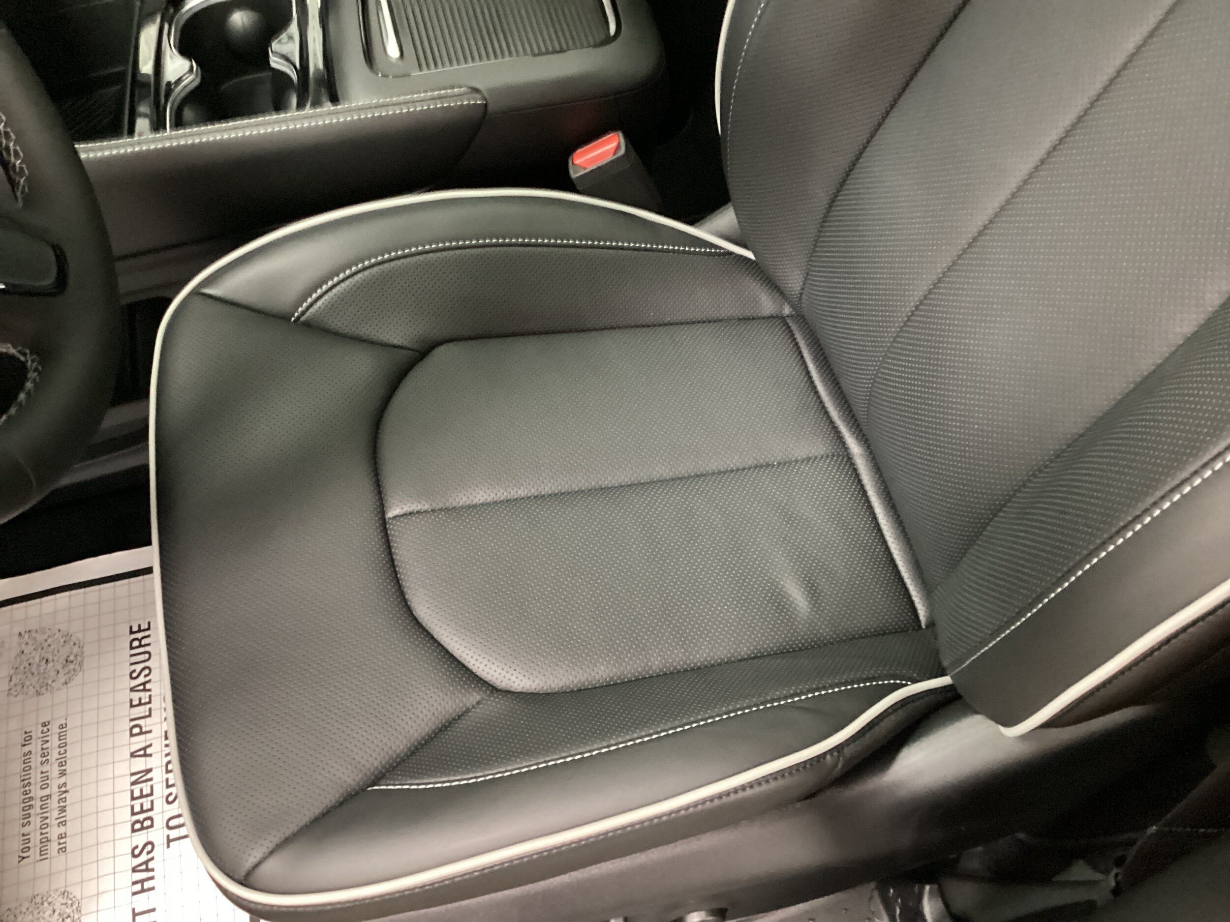 New 2027 Chrysler Pacifica Limited AWD/4WD image 16