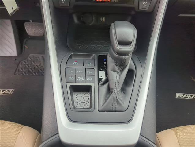 Certified 2024 Toyota RAV4 LE AWD/4WD image 16