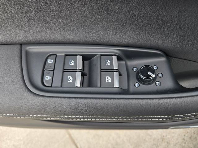 Used 2023 Audi Q8 Prestige AWD/4WD image 18