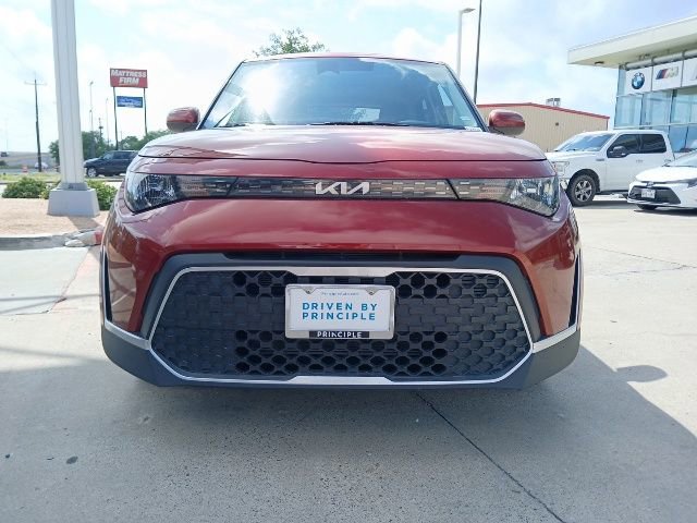 Used 2024 Kia Soul LX w/ Option Group 015 FWD image 2