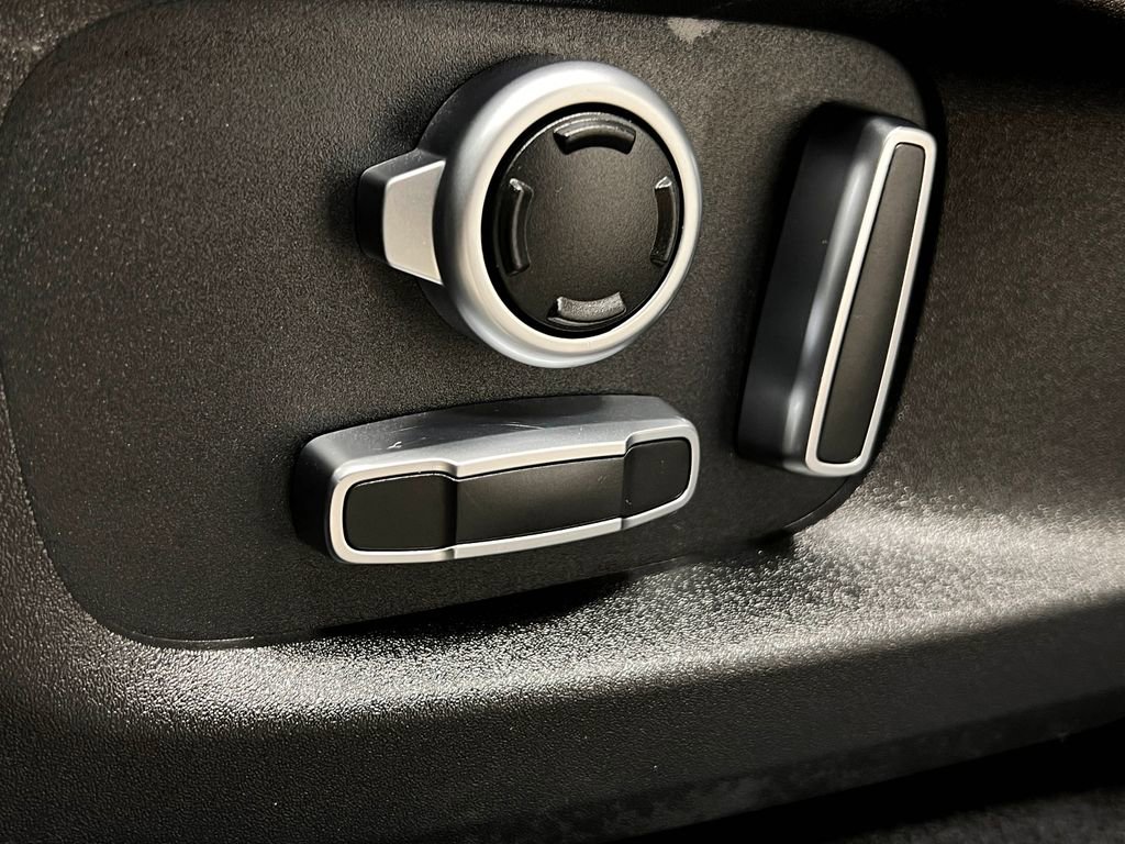 Used 2021 Jaguar F-PACE R-Dynamic S image 17