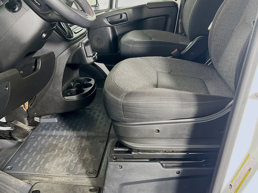 Used 2024 RAM ProMaster 2500 w/ Convenience Group FWD image 18