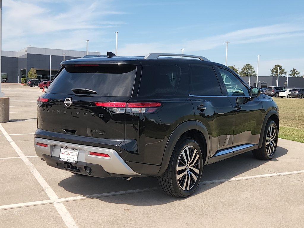 Used 2025 Nissan Pathfinder Platinum w/ Black Appearance Package AWD/4WD image 5