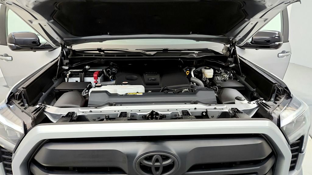 Used 2024 Toyota Tundra Limited AWD/4WD image 15
