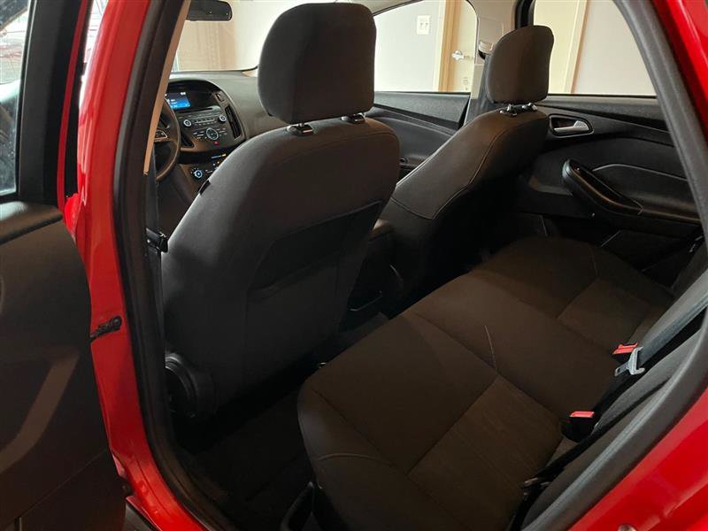 Used 2015 Ford Focus SE FWD image 58