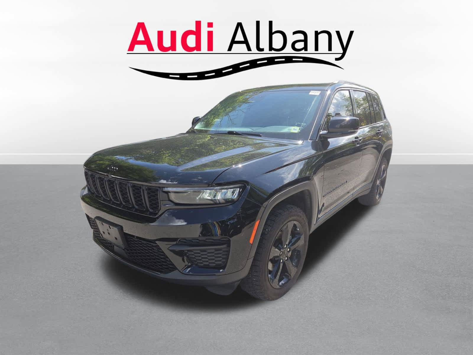 Used 2024 Jeep Grand Cherokee Altitude
