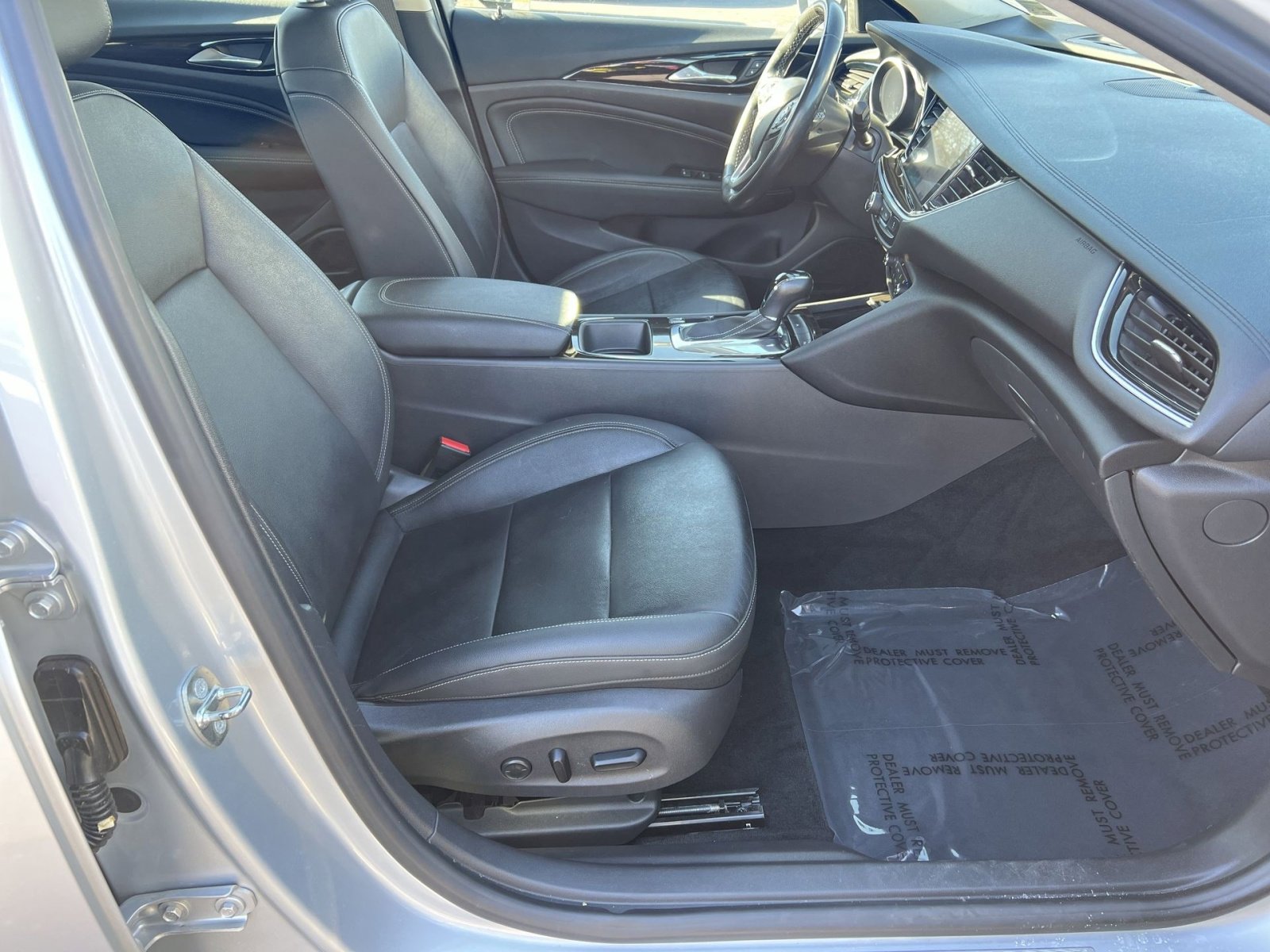 Used 2018 Buick Regal Essence w/ Driver Confidence Package #1 image 30