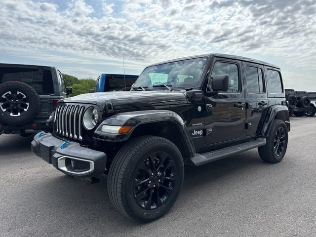 Used 2023 Jeep Wrangler Unlimited Sahara w/ Cold Weather Group AWD/4WD image 6