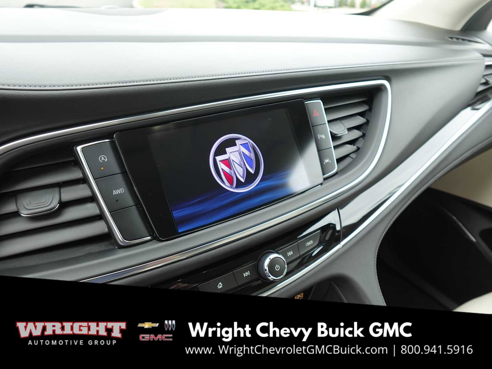 Used 2023 Buick Enclave Essence image 16