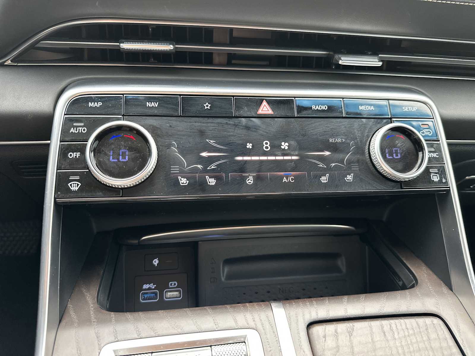 Used 2024 Genesis GV80 3.5T image 18