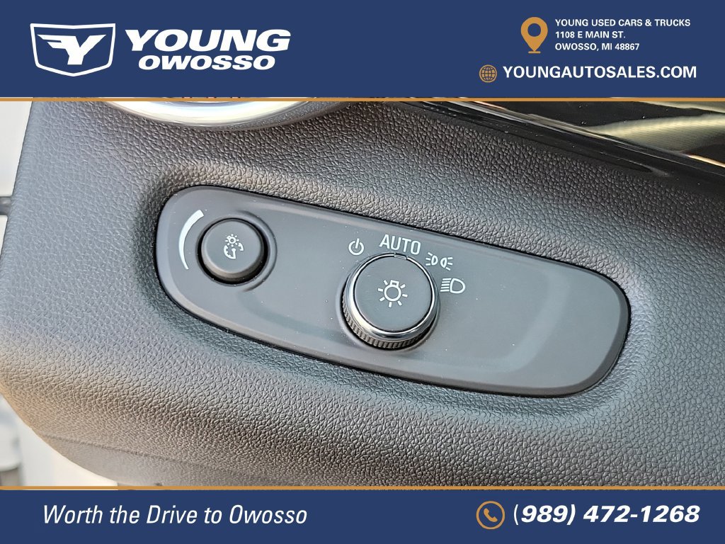 Used 2024 Chevrolet Trax RS w/ Driver Confidence Package FWD image 11