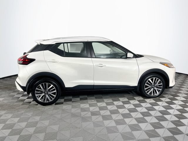 Used 2022 Nissan Kicks SV FWD image 9