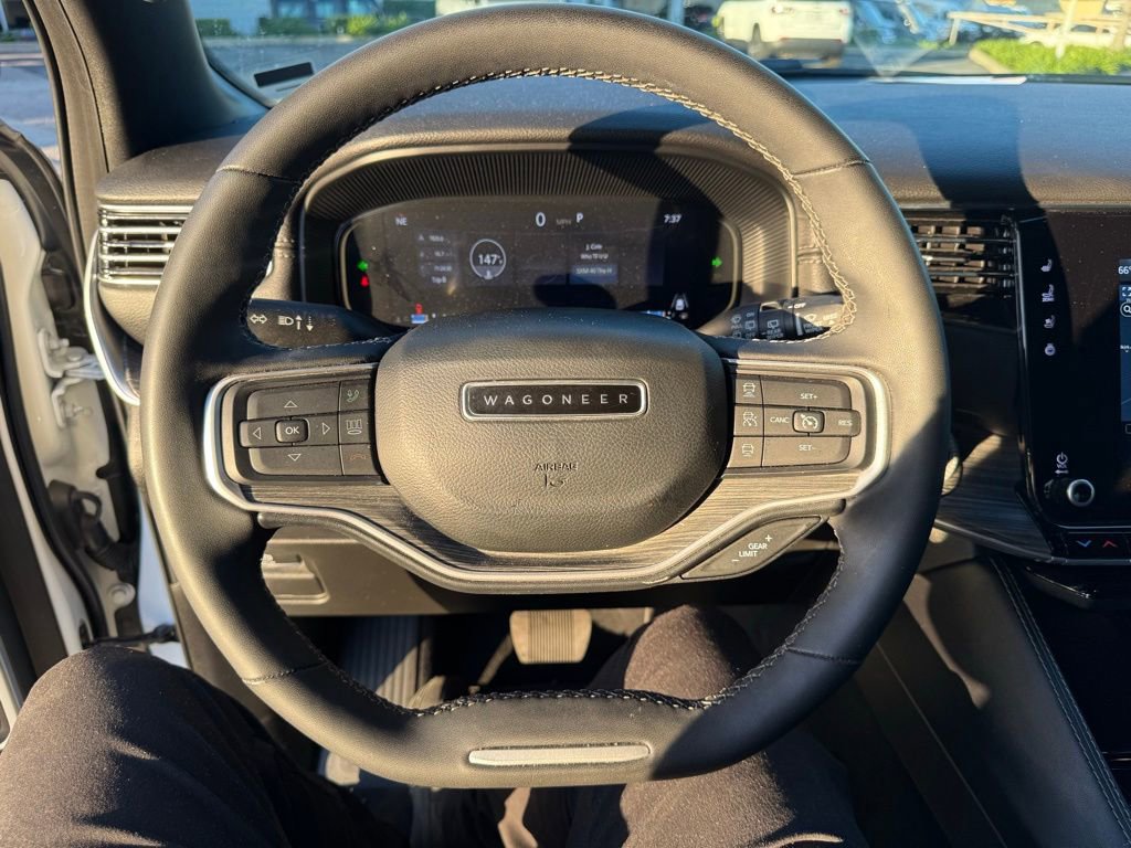 Used 2024 Jeep Wagoneer L Series II image 6