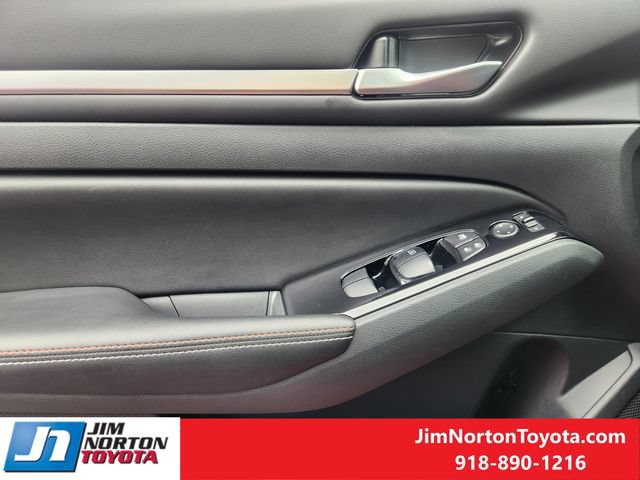 Used 2024 Nissan Altima 2.5 SR w/ SR Premium Package FWD image 24
