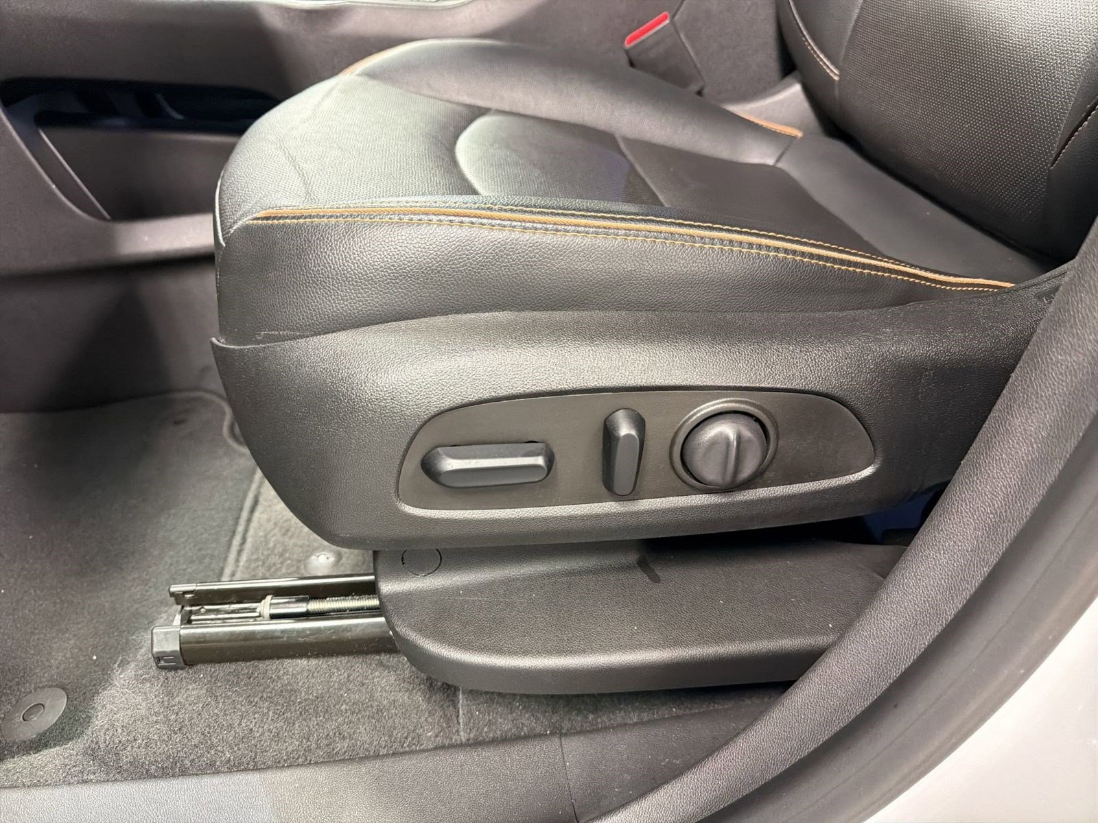 Certified 2023 GMC Terrain AT4 image 13